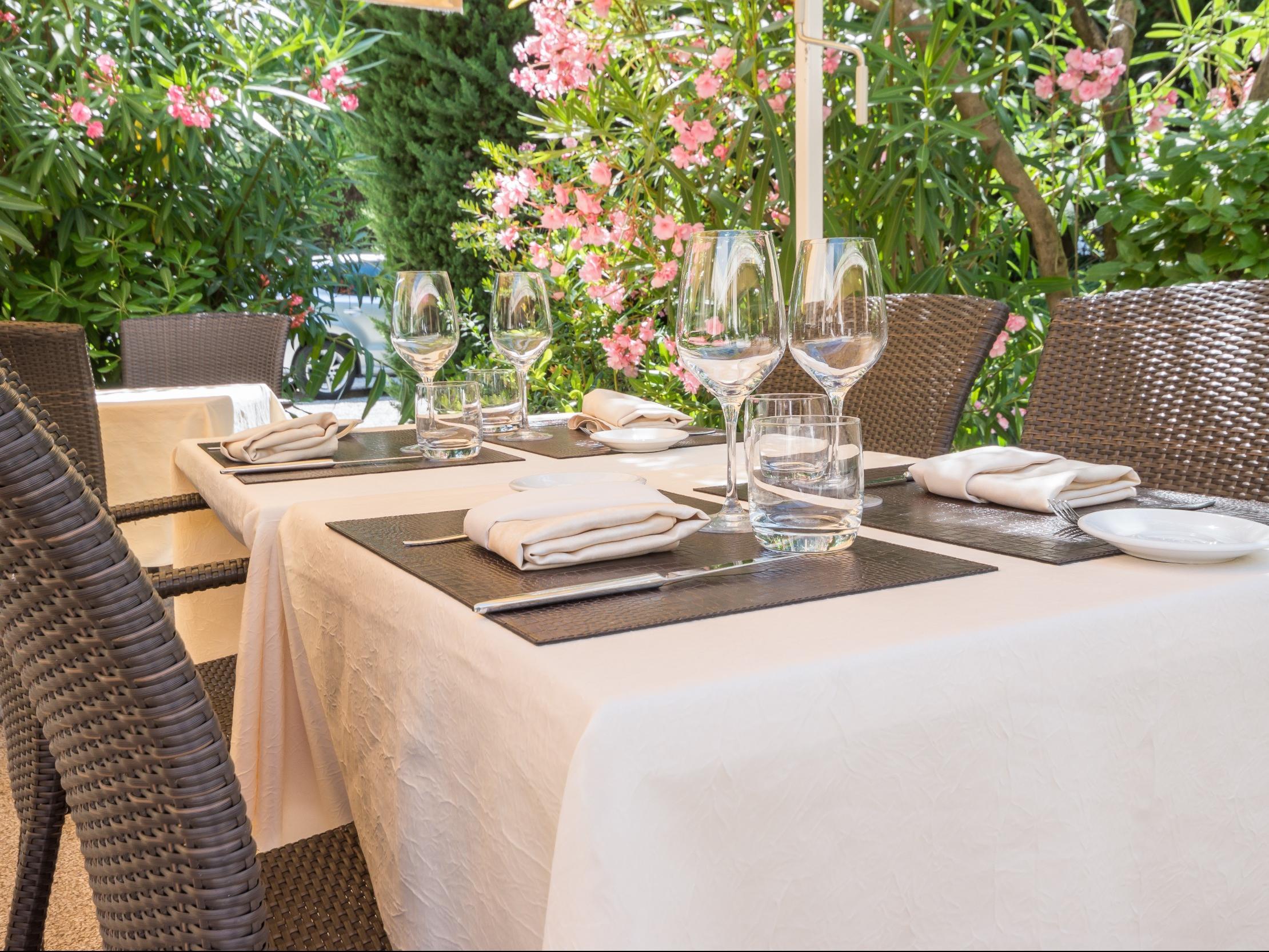 Logis Le Printemps Hôtel Restaurant - Montélimar Exterior foto