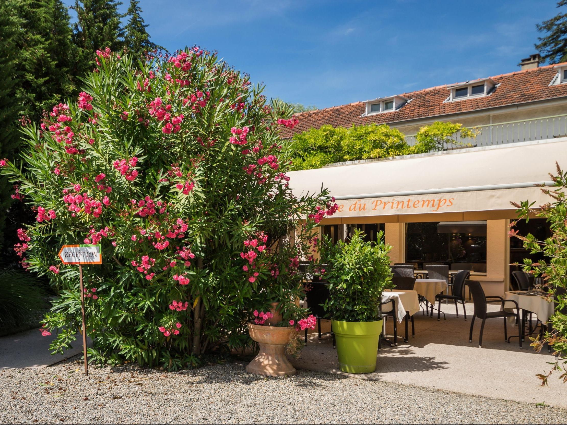 Logis Le Printemps Hôtel Restaurant - Montélimar Exterior foto
