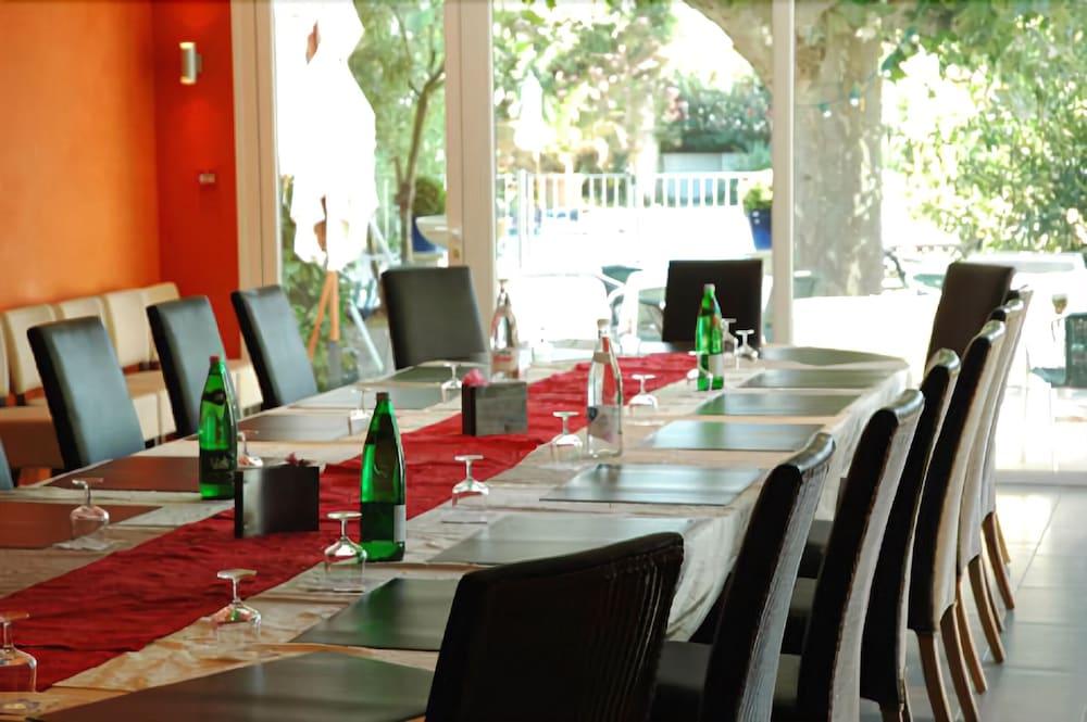 Logis Le Printemps Hôtel Restaurant - Montélimar Exterior foto